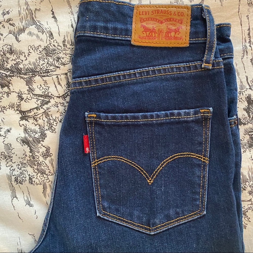 Levi’s Ripped Skinny Jeans - Picture 4 of 4